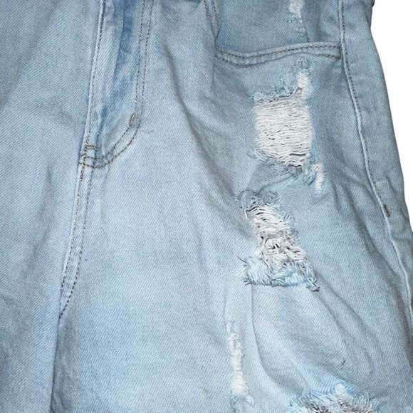 SO Boyfriend super high rise, distressed jean shorts Sz 3/26 - Picture 8 of 11